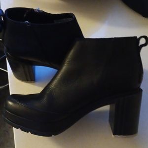 SOREL ANKLE BOOTS